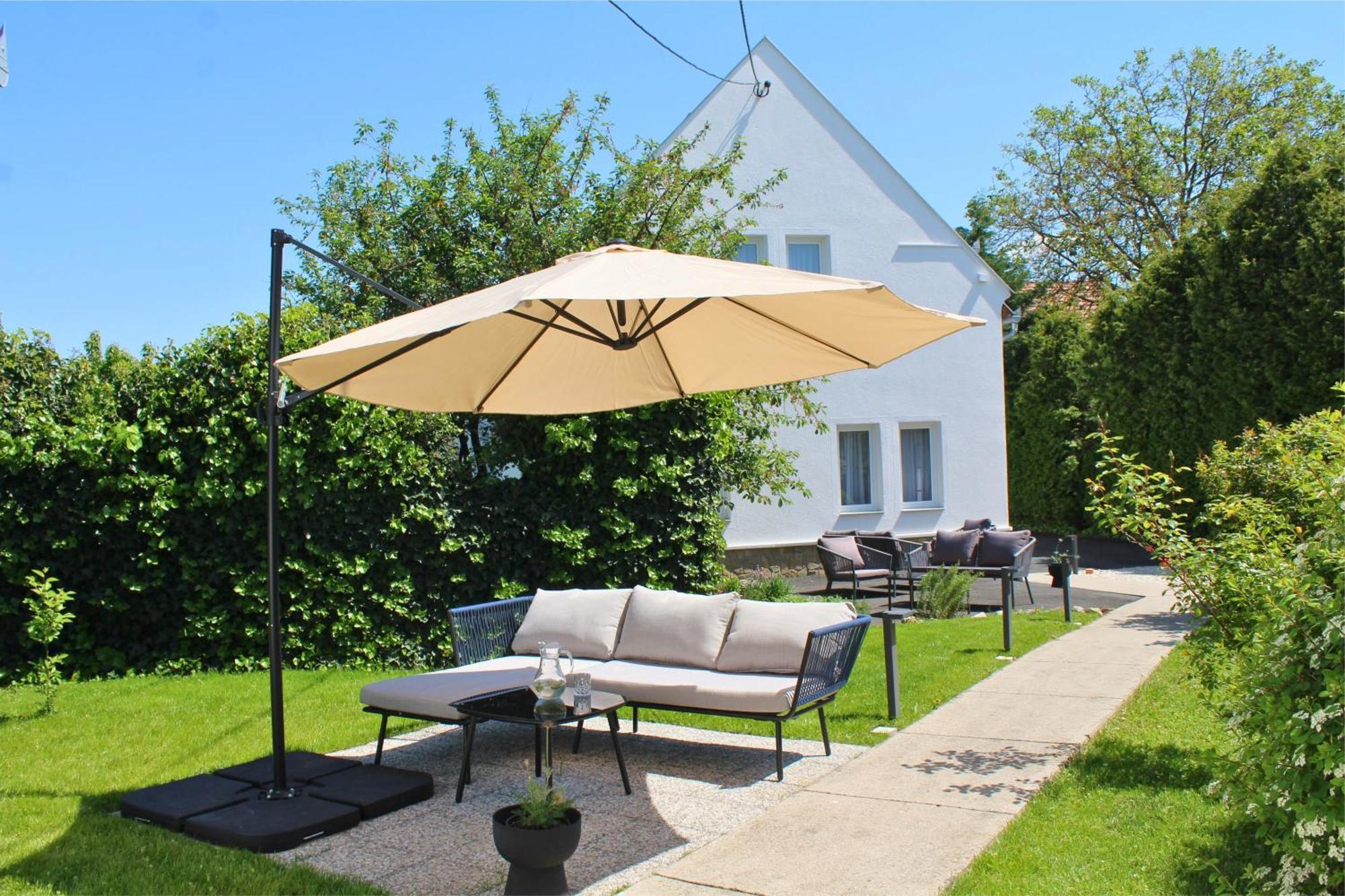 The Secret Garden - Keszthely Bed & Breakfast Exterior photo